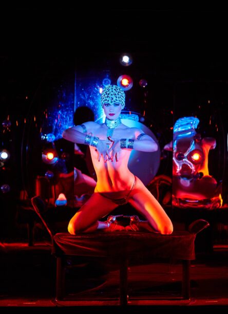 Danseuse Venus Oceane Crazy Horse by Riccardo Tinelli